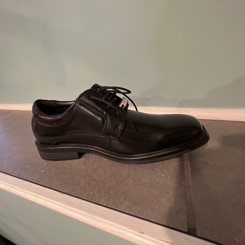 New In Box Black Dress Shoes Size 7 (Men’s)